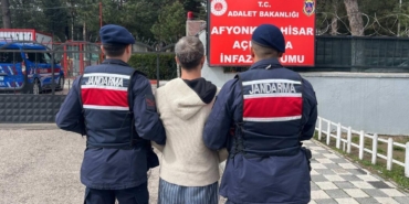 Jandarma aranan 55 kişiyi yakaladı