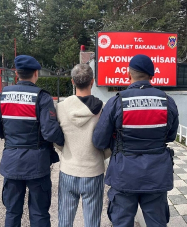 Jandarma aranan 55 kişiyi yakaladı