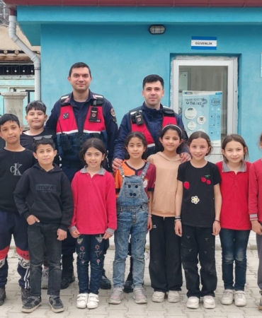 Jandarmadan öğrenci ve öğretmenlere seminer