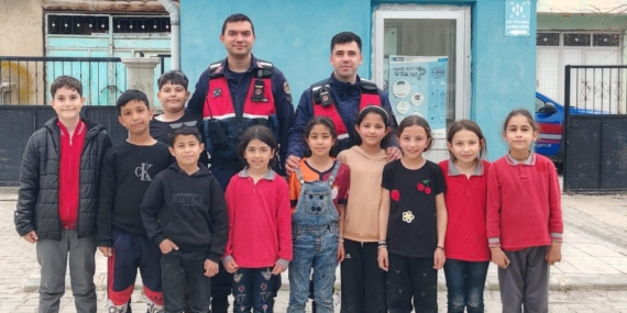 Jandarmadan öğrenci ve öğretmenlere seminer