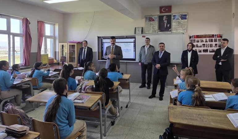 Kaymakamdan okullara 23 Nisan ziyareti