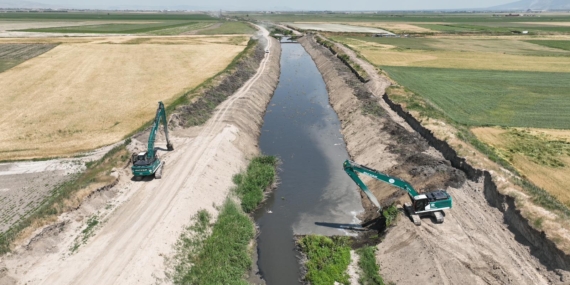 Akarçay’da su akışını kesen bent yıkıldı