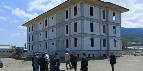 Kaymakam emniyet binası inşaatını gezdi