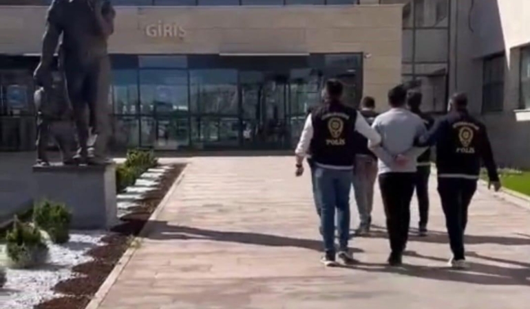 Aranan 2 hükümlü yakalandı