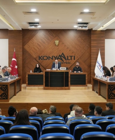 Konyaaltı’nda Nisan Meclis Toplantısı Yapıldı