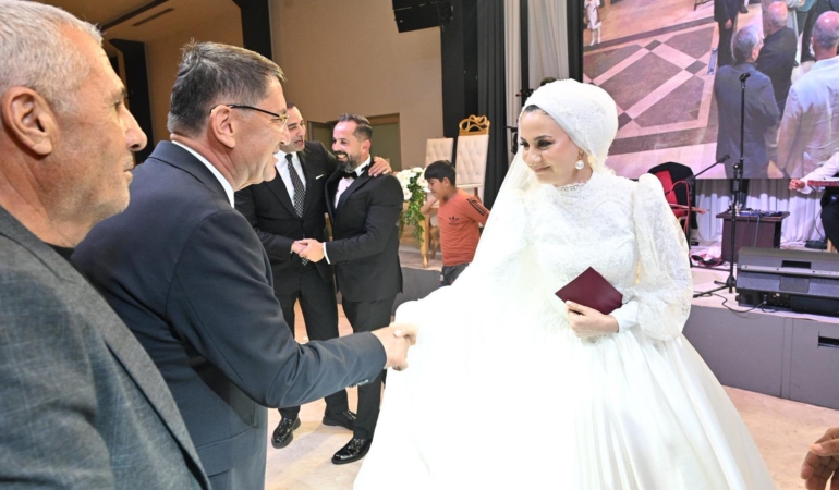 Manavgat’ta Düğün Coşkusu: Esnaflar Bir Arada!