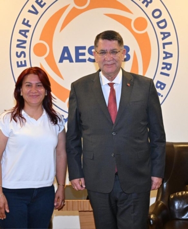 Pakize Yılmaz, Kasaplar Odası Başkanlığına Yeniden Seçildi!
