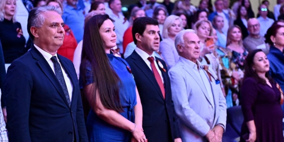 Başkan Uysal, Rus Komşularla Zafer Bayramı’nı Kutladı