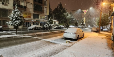 Afyonkarahisar’da 11 ilçede eğitime ‘kar’ engeli; ulaşımda aksamalar yaşandı