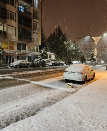Afyonkarahisar’da 11 ilçede eğitime ‘kar’ engeli; ulaşımda aksamalar yaşandı