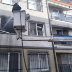 Dairede yangın çıktı 4 çocuk son anda kurtuldu