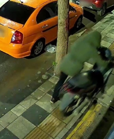 Güvenlik kamerasına yakalanan hırsızlık şüphelileri tutuklandı