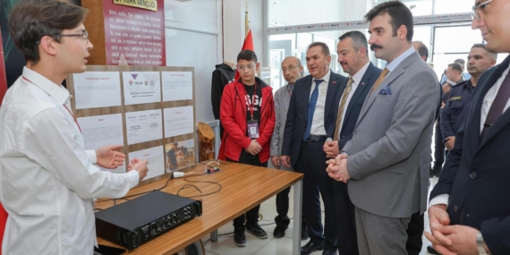 Sandıklı’da TÜBİTAK 4006 Bilim Fuarı
