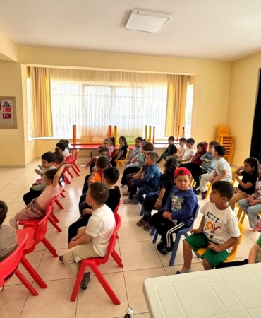 Polisten öğrencilere eğitim