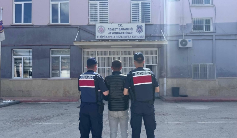 Aranan 43 kişi yakalandı