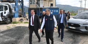Vali Aktaş asfalt plenti tesisinde