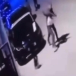 Oğlunun kavga ettiği çocuğu öldüresiye dövdü, o anlar kamerada