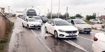 Çay Dörtyol kavşağında bayram tatili yoğunluğu