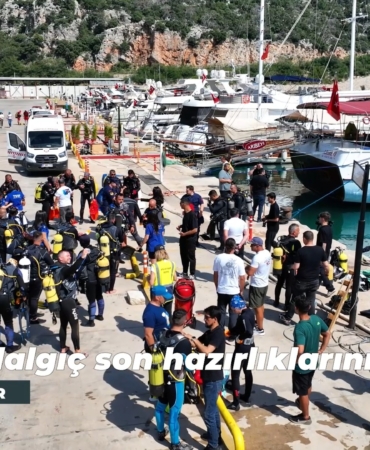 Antalya’da Deniz Dibi Temizliği: Mavi Gelecek!