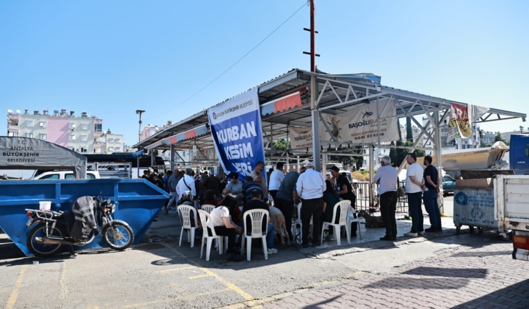 Antalya’da Ücretsiz Hijyenik Kurban Kesim Hizmeti!