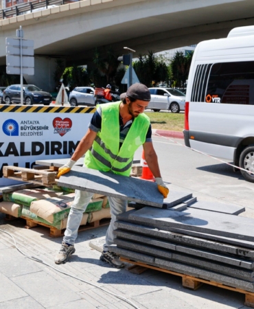 Antalya’da Kaldırım ve Peyzaj Yenileme Başladı