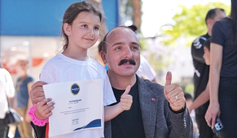 Minik Sporculara Madalyaları Başkan Kotan Verdi